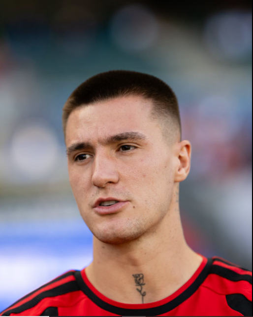 Manchester United provide latest updates on Šeško, de Ligt and Mount ahead of Hull City encounter