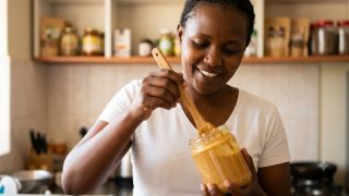 Tips to keep natural groundnut butter smooth and easy to spread