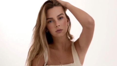 TikTok star Sydney Towle, who shared her cancer journey online, dies at 26