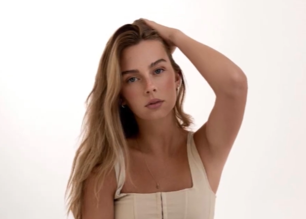 TikTok star Sydney Towle, who shared her cancer journey online, dies at 26