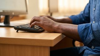 How resting your wrists on the desk while typing damages your hands