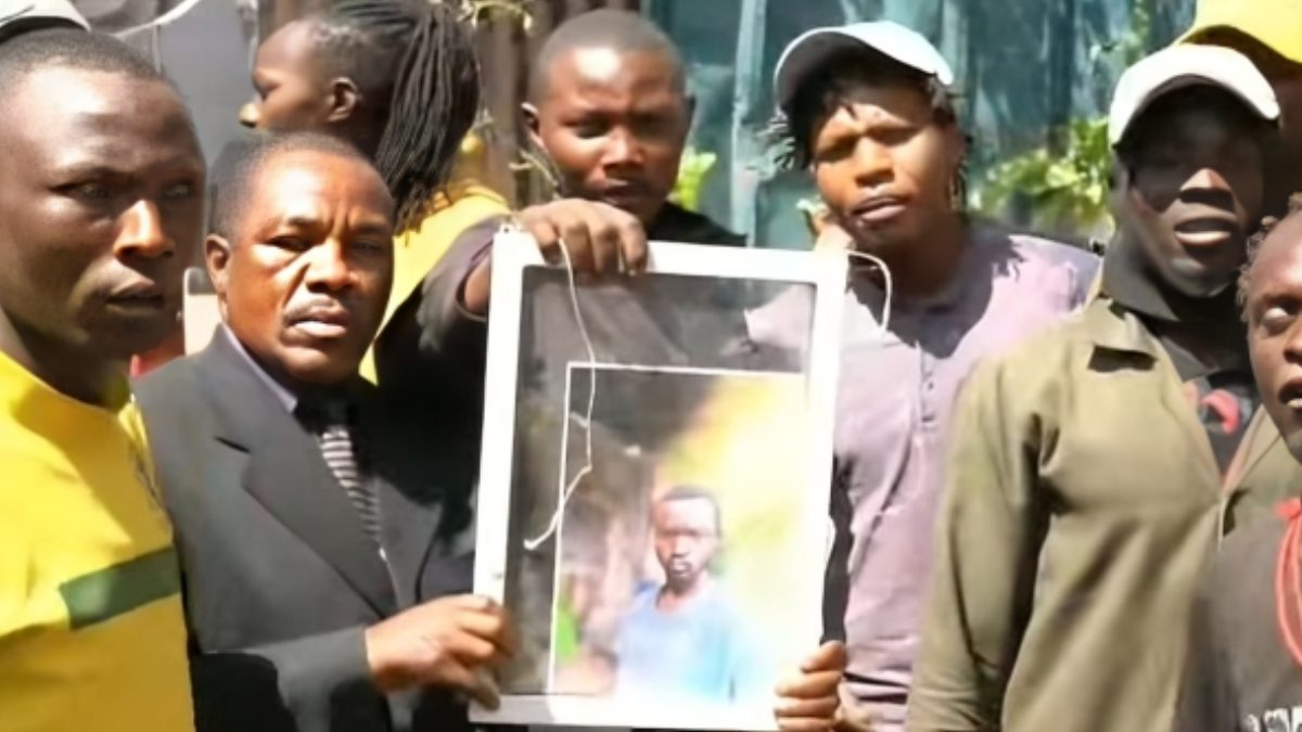 Protests erupt in Umoja after man dies after being pushed from moving matatu