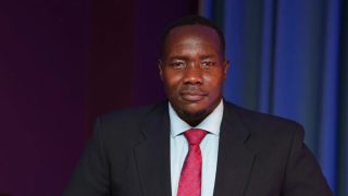 What is happening? Willis Raburu reacts to Manchester United’s poor start against Hull City