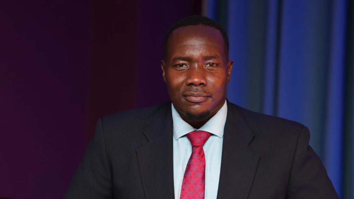 What is happening? Willis Raburu reacts to Manchester United’s poor start against Hull City