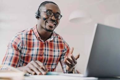 Why Gen Zs are turning to online work instead of the traditional 9-5