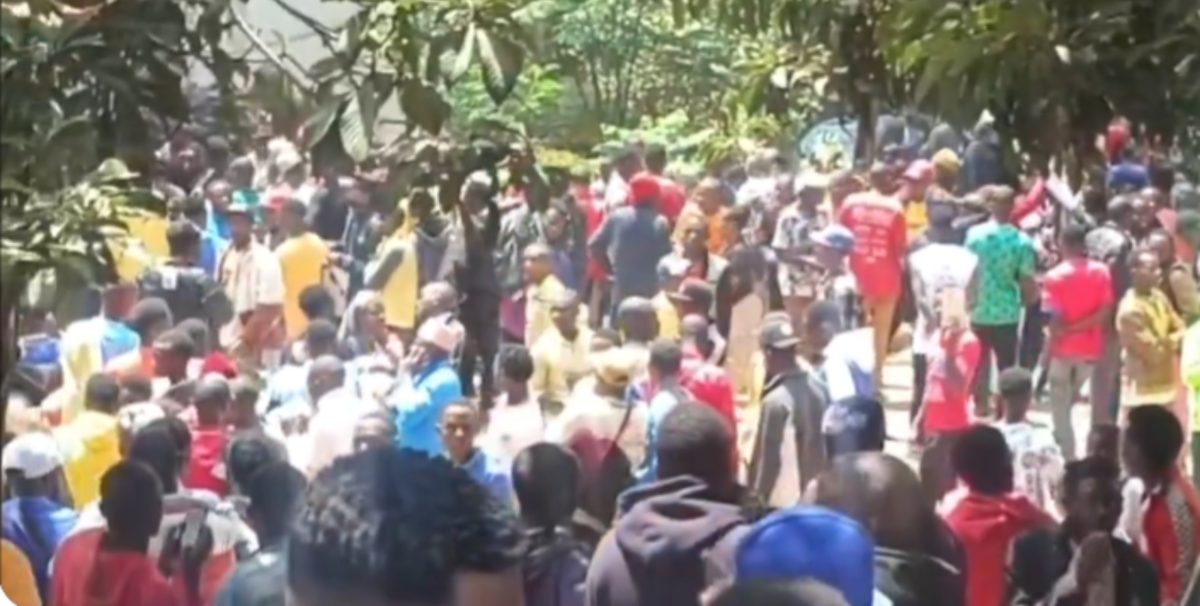 Hundreds of Burundian nationals at the Embassy of Burundi in Nairobi