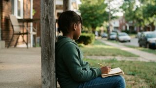 5 emotional effects of growing up with an absent father