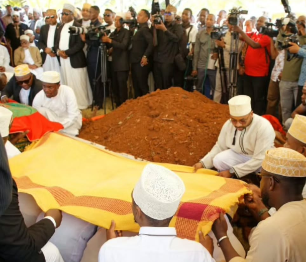 Family members, religious leaders, government officials and political leaders attended the funeral prayers before Hafidh was laid to rest. PHOTO/@ikulu_habari/Instagram
