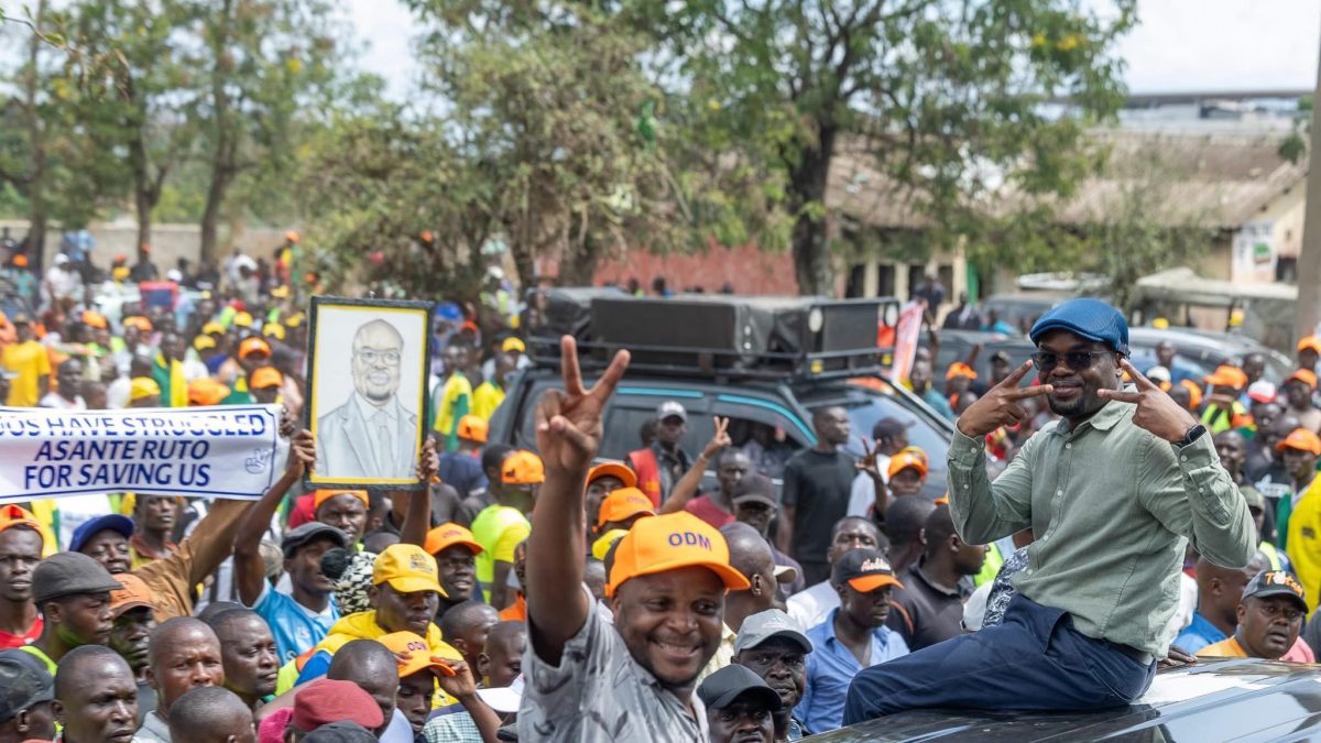 ‘Game ni 90′ – Jalang’o reacts after Ruto Kisumu rally draws sea of people