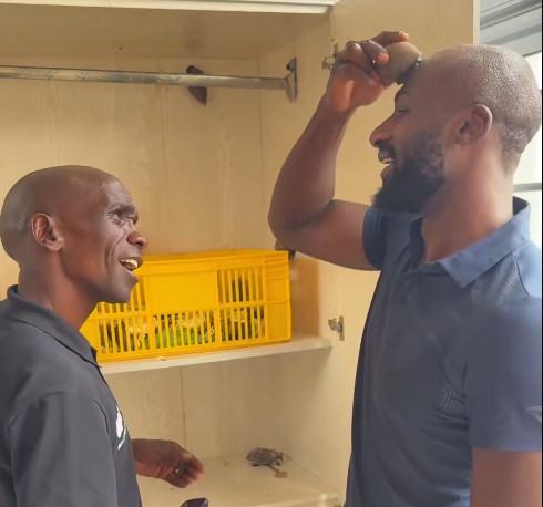 No ingredient is limited: Ombachi leaves Kipchoge amused with snails inside a cabinet
