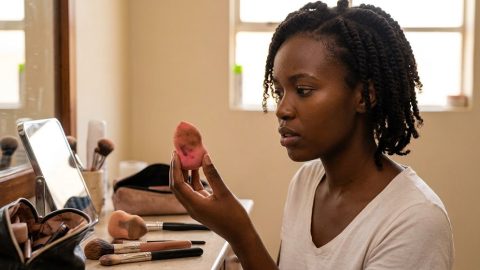 5 signs it is time to replace your makeup sponge or brush