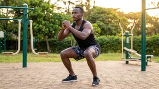 How to do squats correctly without straining your knees