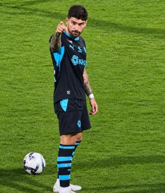 Al-Hilal's Ruben Neves points to the sky after he was left angered by the behaviour of Al-Taawoun supporters by chanting his late friend's name Diogo Jota in a Saudi Pro League on Saturday, September 12, 2026. PHOTO/https://www.facebook.com/OutOfContextPortugal