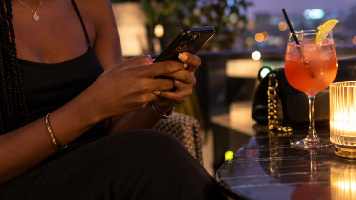 5 flirting mistakes that can ruin your Friday night