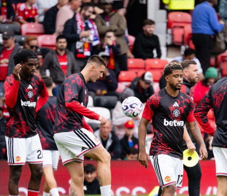 Champions League: Carrick provides early Manchester United news ahead of Sabah clash