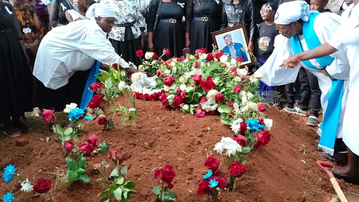 PHOTOS: Inside the emotional burial of late Radio Taifa presenter Edmond Salasya